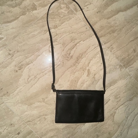 Vintage Givenchy Black Leather Shoulder bag. - Picture 3 of 16